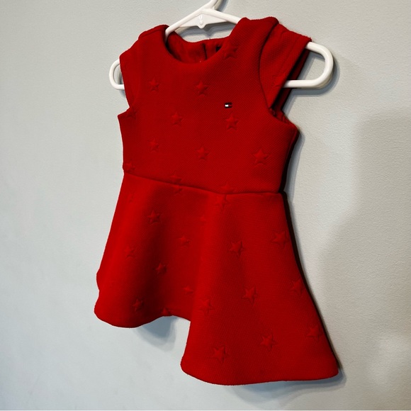 Adorable Tommy Hilfiger Infant Baby Girl Red Star Pattern Dress 3-6 Months - Picture 2 of 9